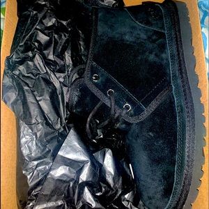 Mens Uggs size 8 NEVER WORN